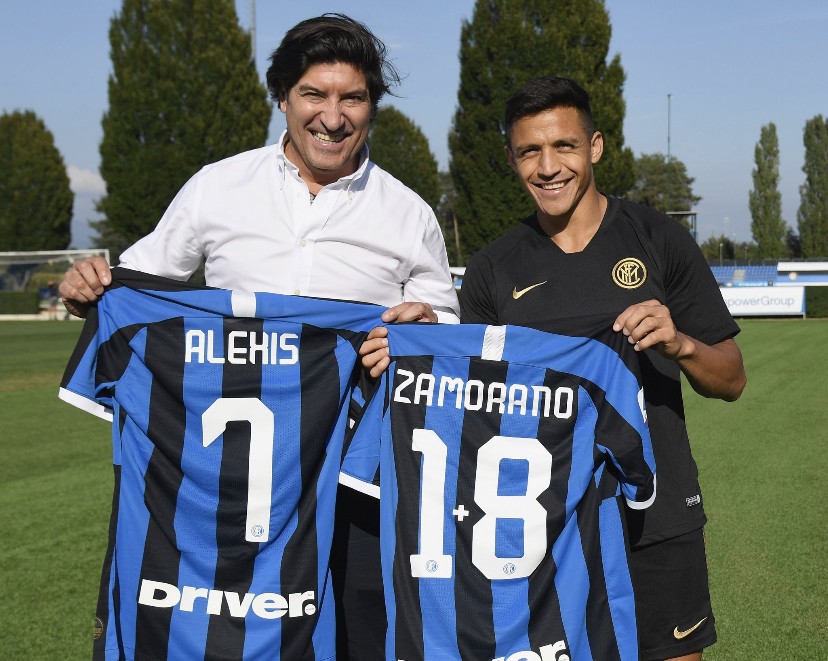 狼队主帅：三个丢球如孩童游戏般白送曼联（狼队主帅：三粒失球像儿戏，等于把胜利送给曼联）