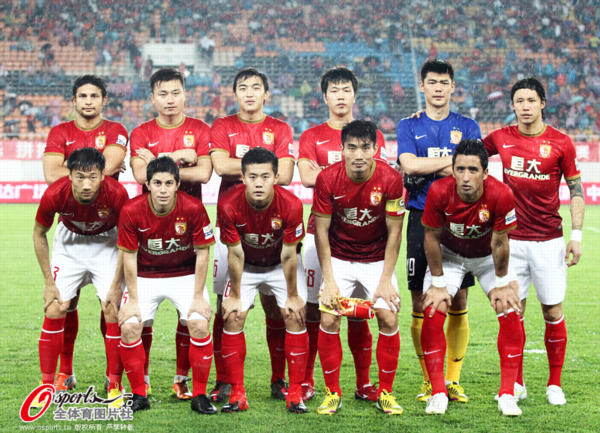 国乒新增一位世界冠军！林诗栋全勤 王楚钦三线作战（国乒再添世界冠军！林诗栋全勤出战，王楚钦三线并进）