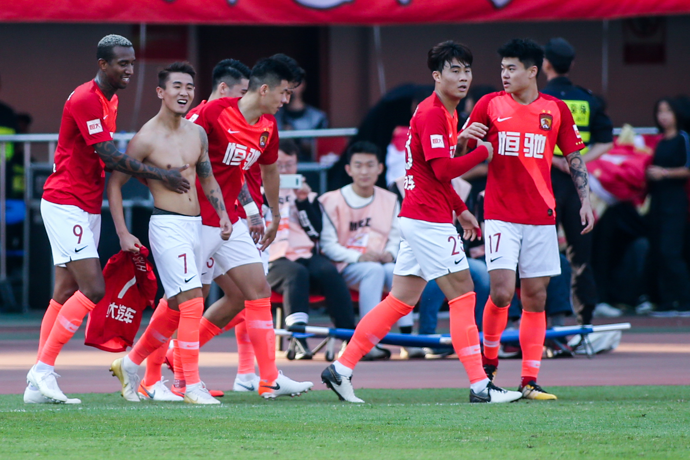 半场战报：比萨0-1帕尔马，贝内迪恰克点射