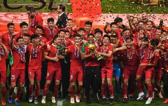 22／23赛季以来顶级前锋越位数：哈兰德仅18次，C罗143次（22／23赛季至今顶级前锋越位统计：哈兰德仅18次，C罗高达143次）